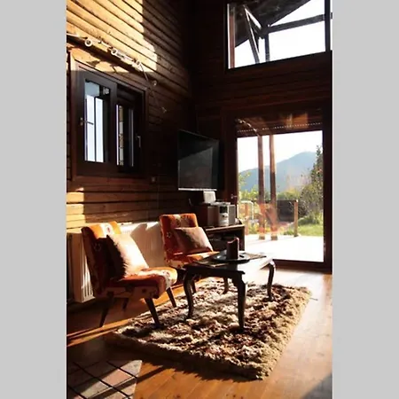 Chalet Andromachi's Melathron Feneos